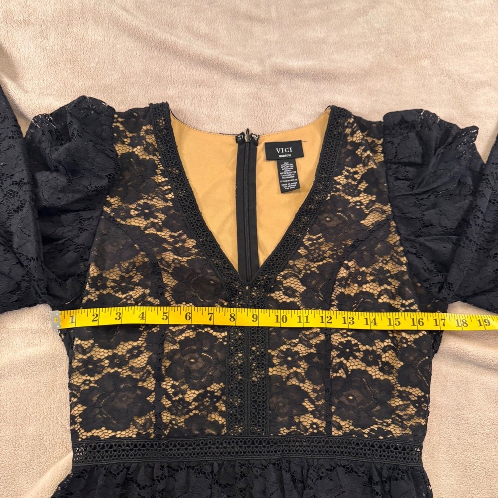 VICI Black Floral Lace Peplum Romantic Date Top Luxe Chic Whimsygoth Party Sz M - Picture 8 of 13